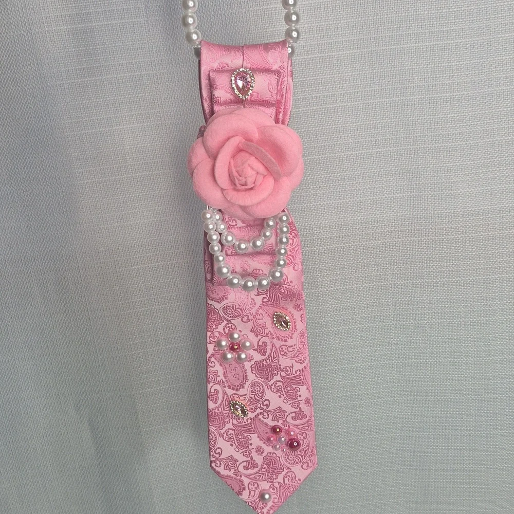 Handcrafted Luxury Fashion Necktie Necklace 📿 (PINKY PROMISE)